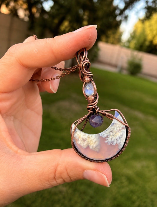 Lunae Pendant