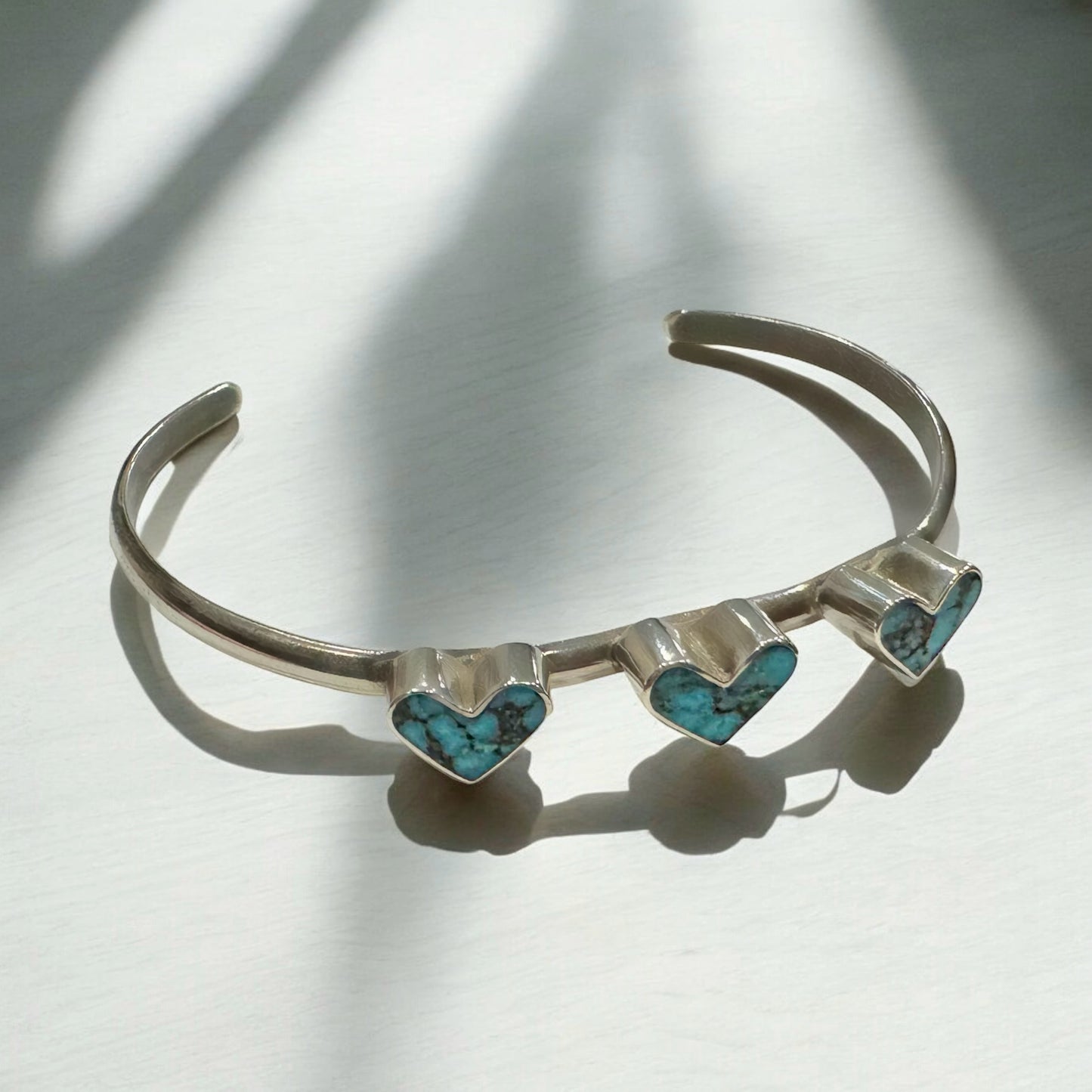 Vintage .925 Sterling Silver bracelet with 3 Chinese Turquoise Hearts