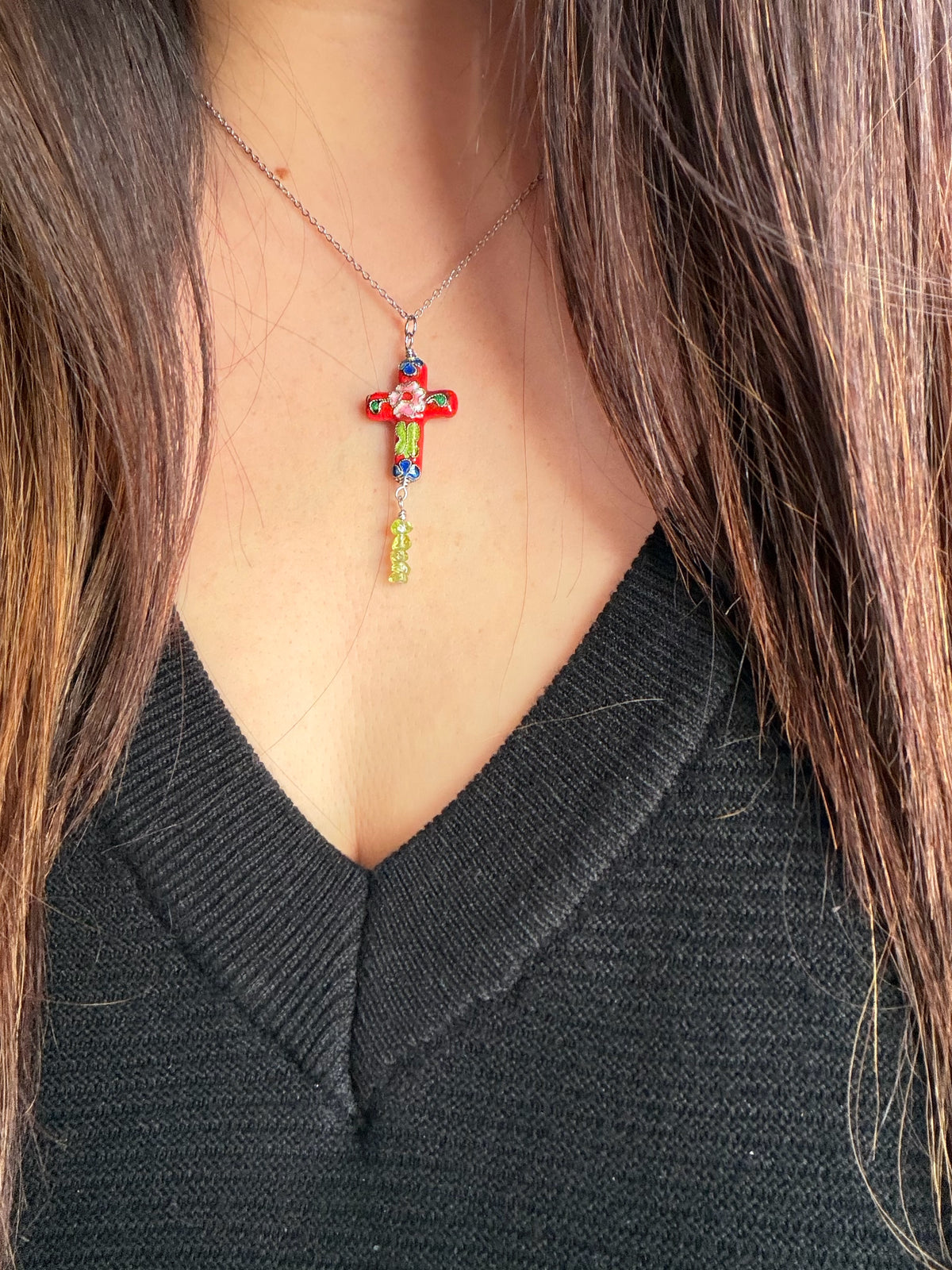 Flor Eterna | Gemstone Cross Necklace