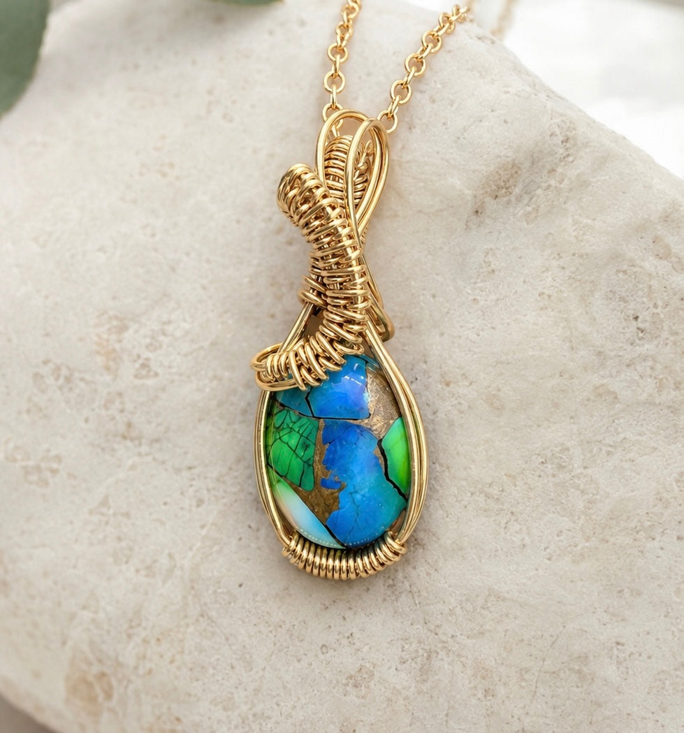 Atlas Pendant
