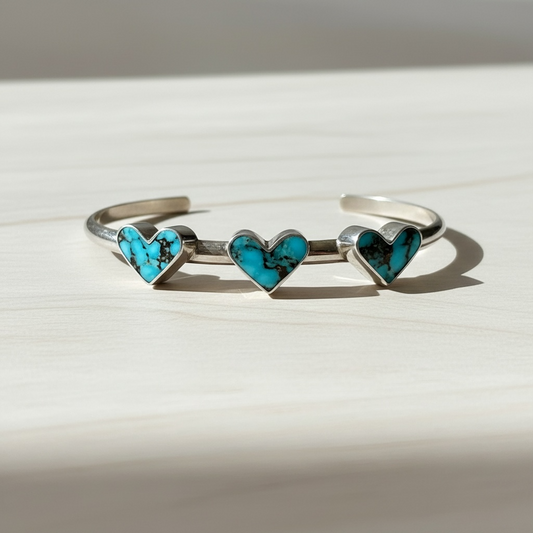 Vintage .925 Sterling Silver bracelet with 3 Chinese Turquoise Hearts